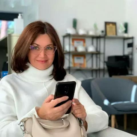Єфремова Олена